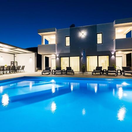 Villa Sky - Heating Pool Kaštel Novi Zewnętrze zdjęcie