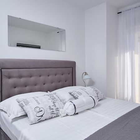 Villa Sky - Heating Pool Kaštel Novi Zewnętrze zdjęcie