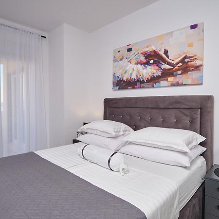 Villa Sky - Heating Pool Kaštel Novi Zewnętrze zdjęcie
