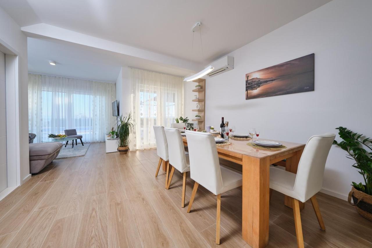 Villa Sky - Heating Pool Kaštel Novi Zewnętrze zdjęcie