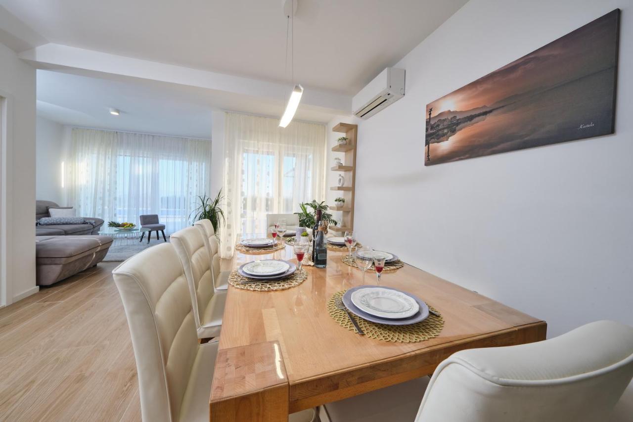 Villa Sky - Heating Pool Kaštel Novi Zewnętrze zdjęcie