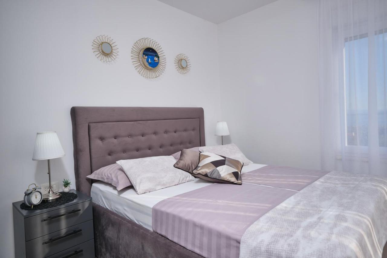 Villa Sky - Heating Pool Kaštel Novi Zewnętrze zdjęcie