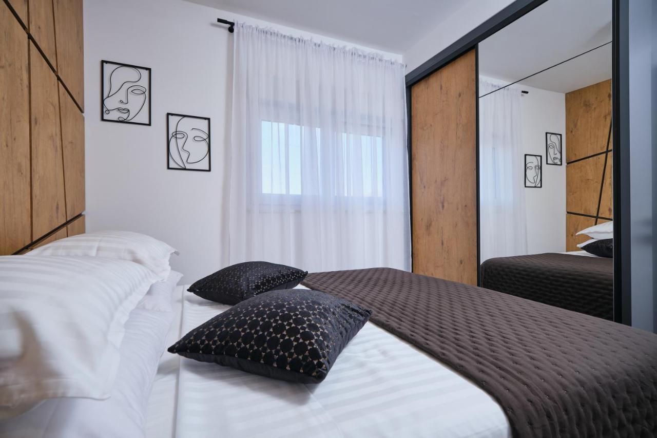 Villa Sky - Heating Pool Kaštel Novi Zewnętrze zdjęcie