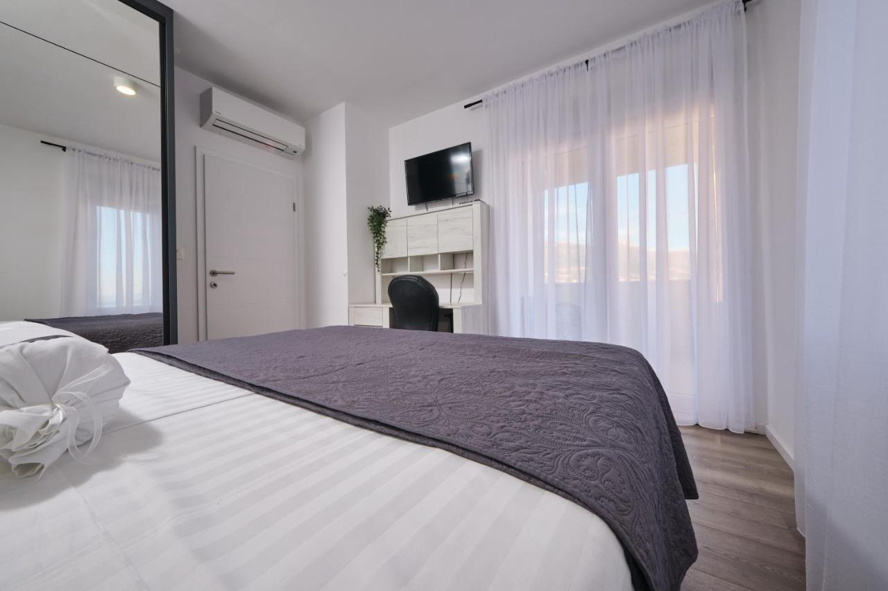 Villa Sky - Heating Pool Kaštel Novi Zewnętrze zdjęcie