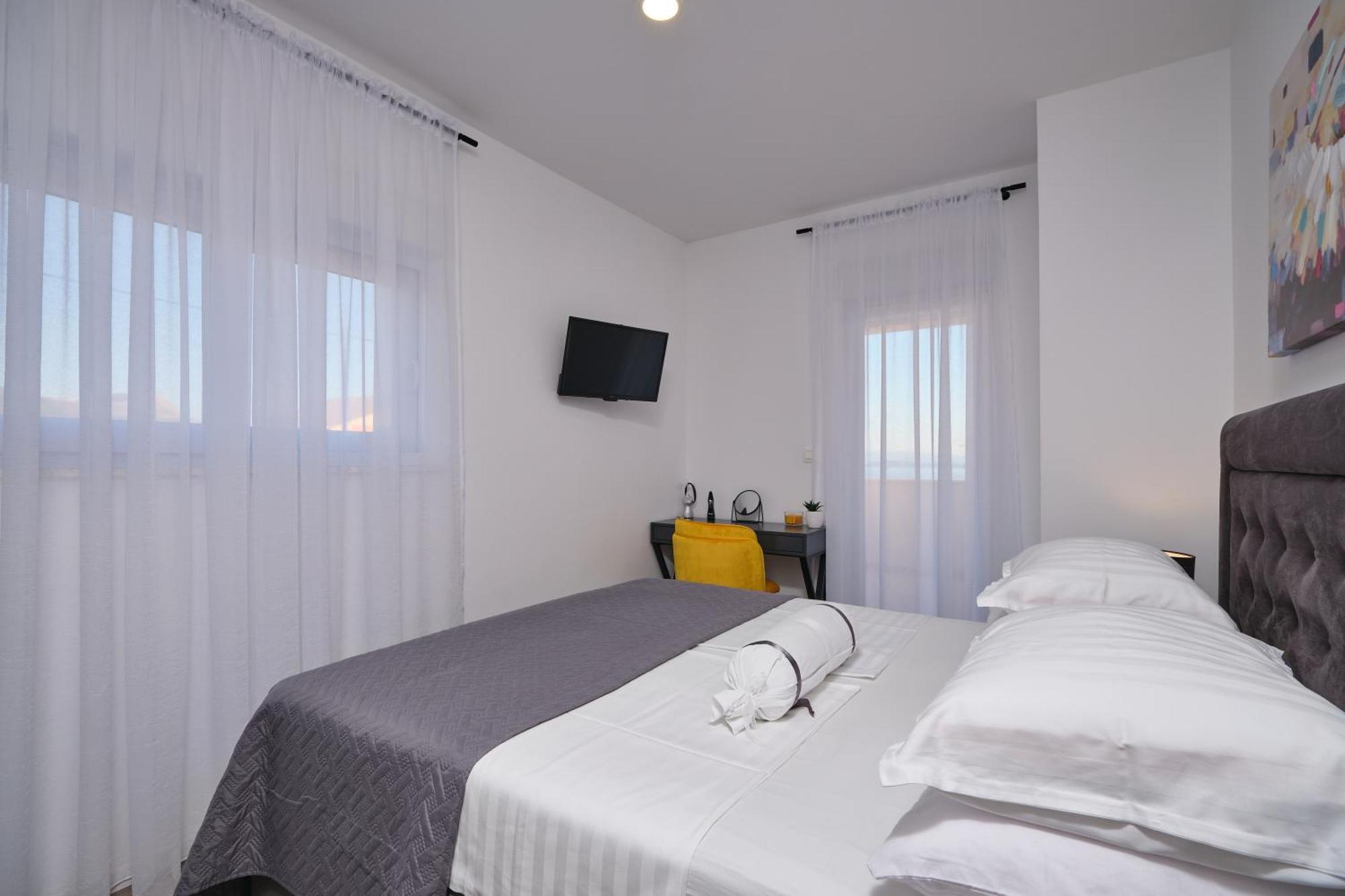 Villa Sky - Heating Pool Kaštel Novi Zewnętrze zdjęcie