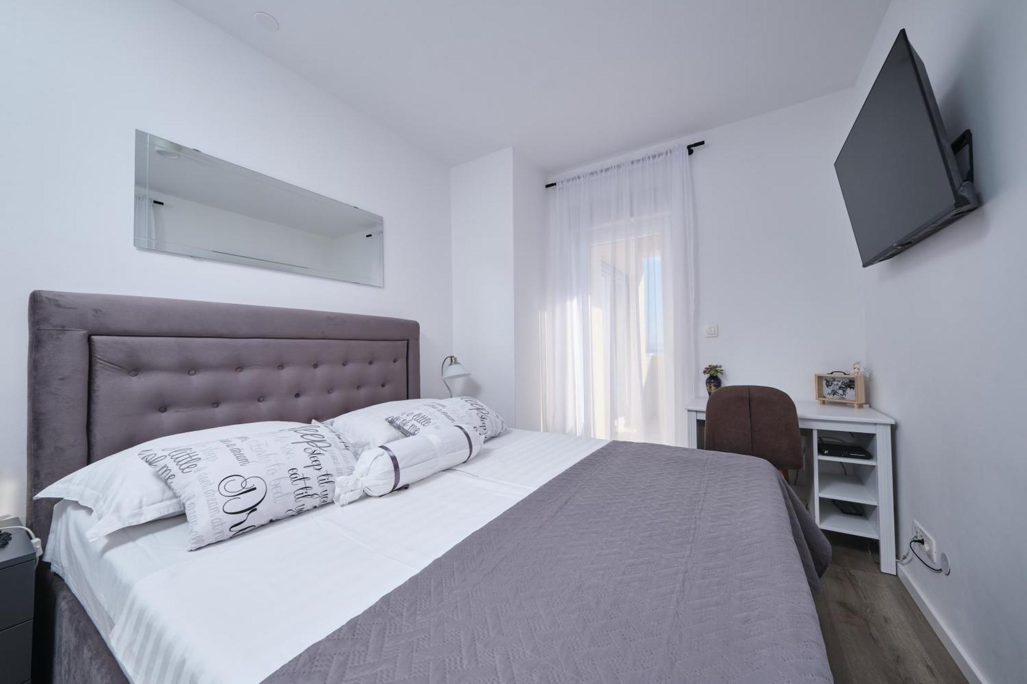 Villa Sky - Heating Pool Kaštel Novi Zewnętrze zdjęcie