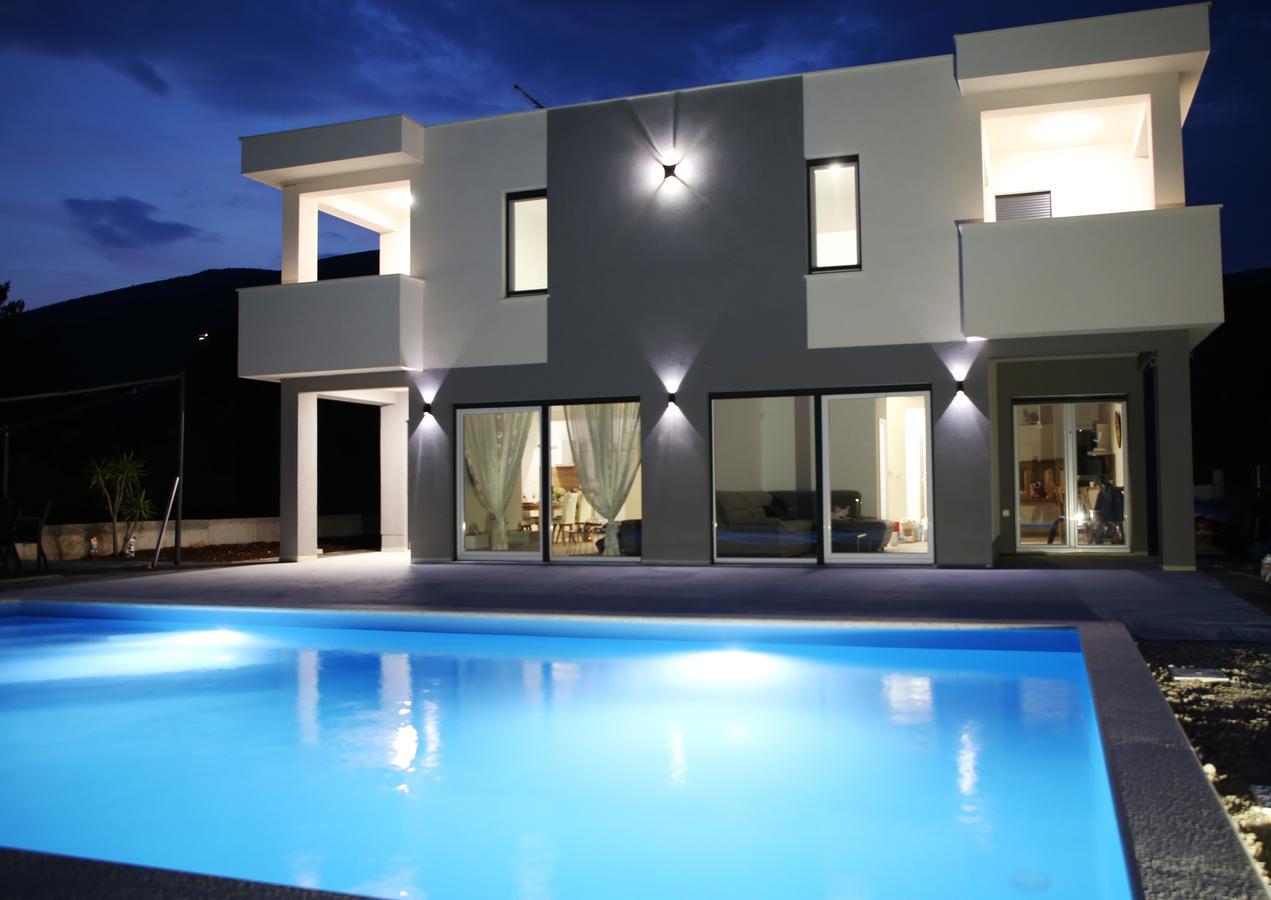 Villa Sky - Heating Pool Kaštel Novi Zewnętrze zdjęcie