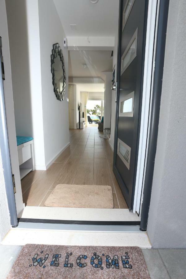 Villa Sky - Heating Pool Kaštel Novi Zewnętrze zdjęcie