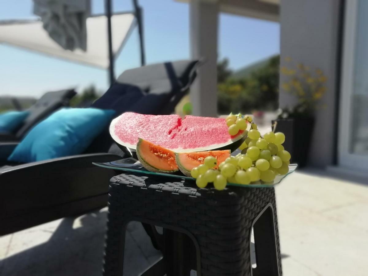 Villa Sky - Heating Pool Kaštel Novi Zewnętrze zdjęcie