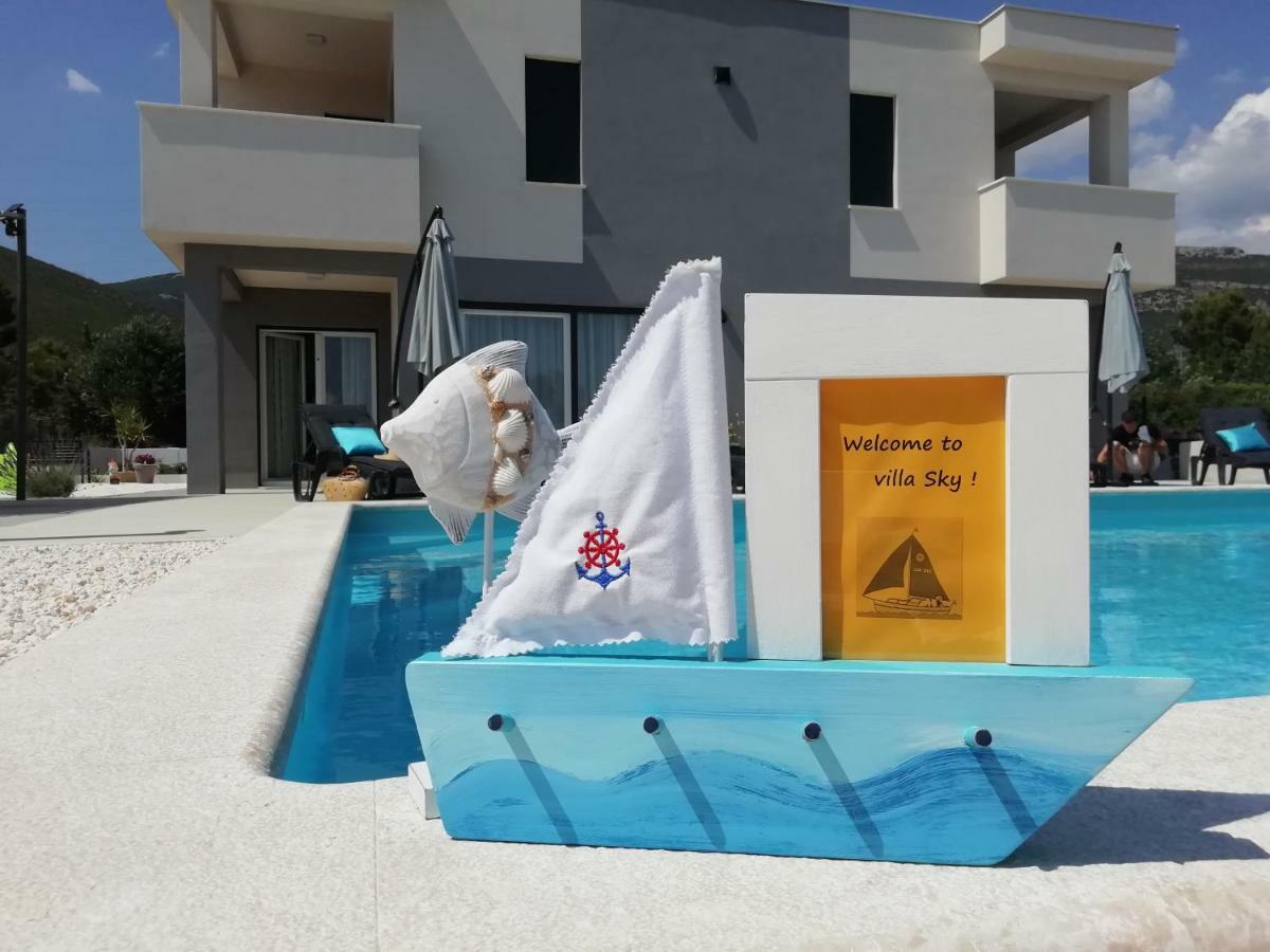 Villa Sky - Heating Pool Kaštel Novi Zewnętrze zdjęcie